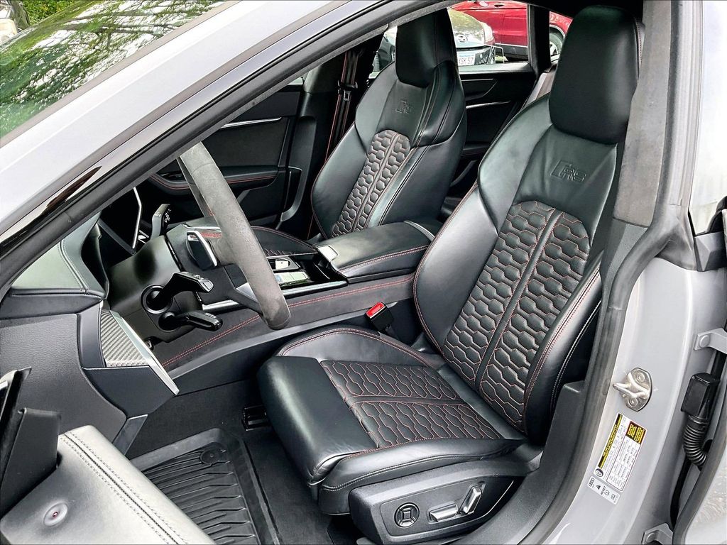 2023 Audi RS 7 — photo 10