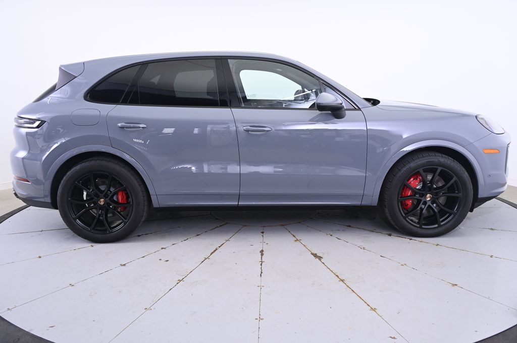 Thumbnail: 2025 Porsche Cayenne - 8