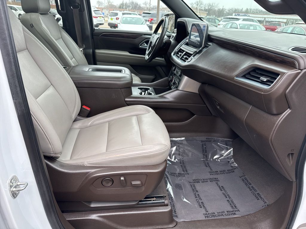 Used 2021 White Chevrolet Z71 image 19