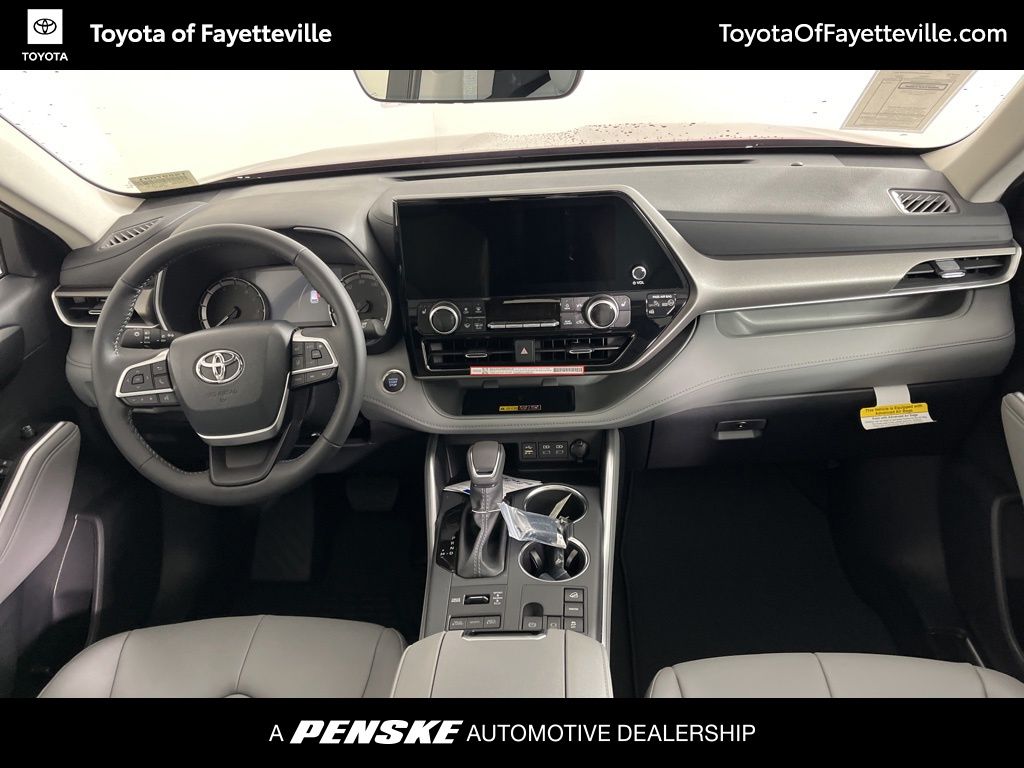 Thumbnail: 2026 Toyota Highlander - 17