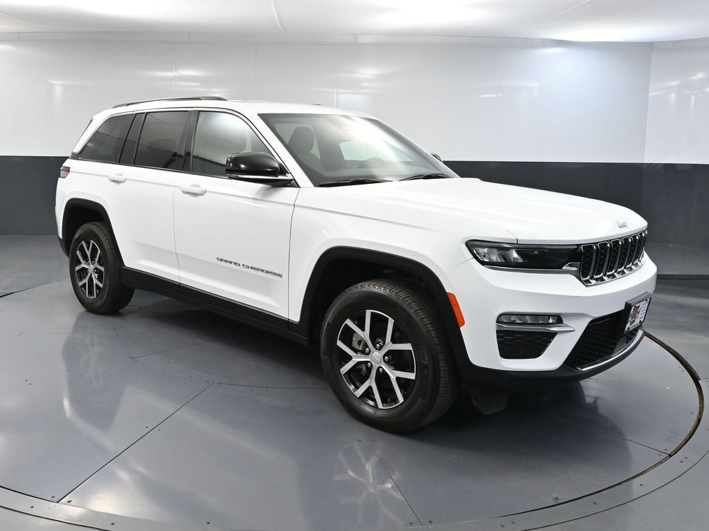 Bright White Clearcoat 2024 Jeep Grand Cherokee SUV / Crossover Four-Wheel Drive 8-Speed Automatic
