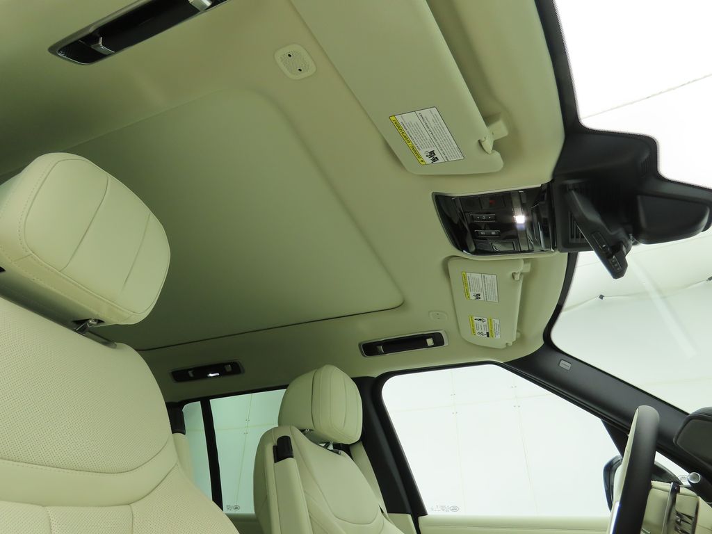 Thumbnail: 2025 Land Rover Range Rover - 18
