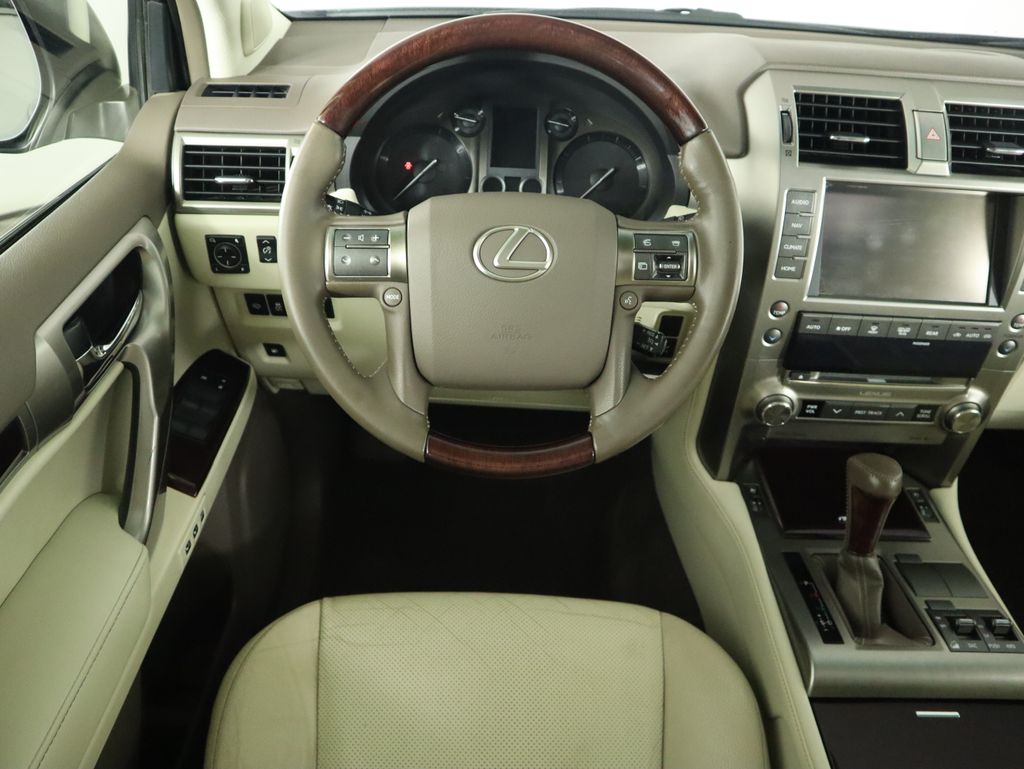 2017 Lexus GX 460 10