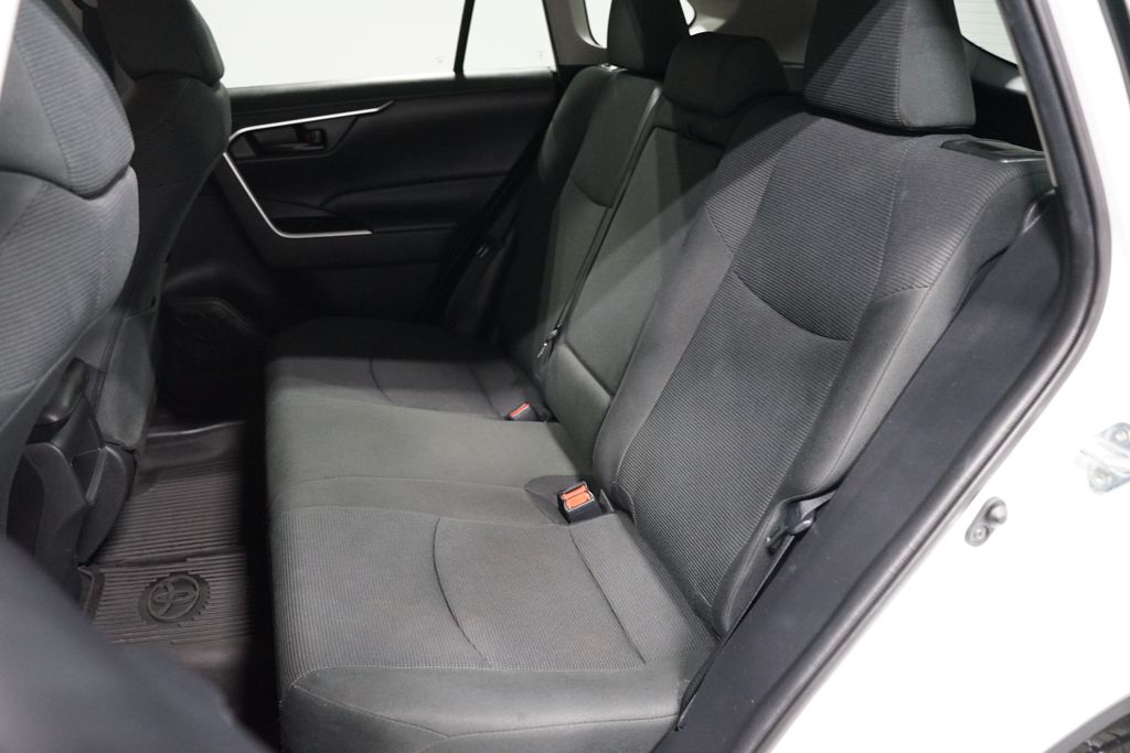 Thumbnail: 2021 Toyota RAV4 - 26