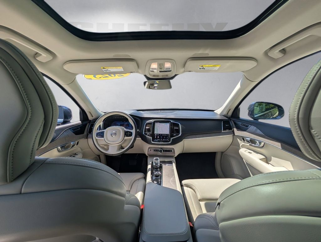 Used 2023 Blue Volvo Ultimate image 3
