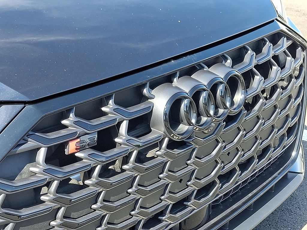 Thumbnail: 2025 Audi S8 - 4