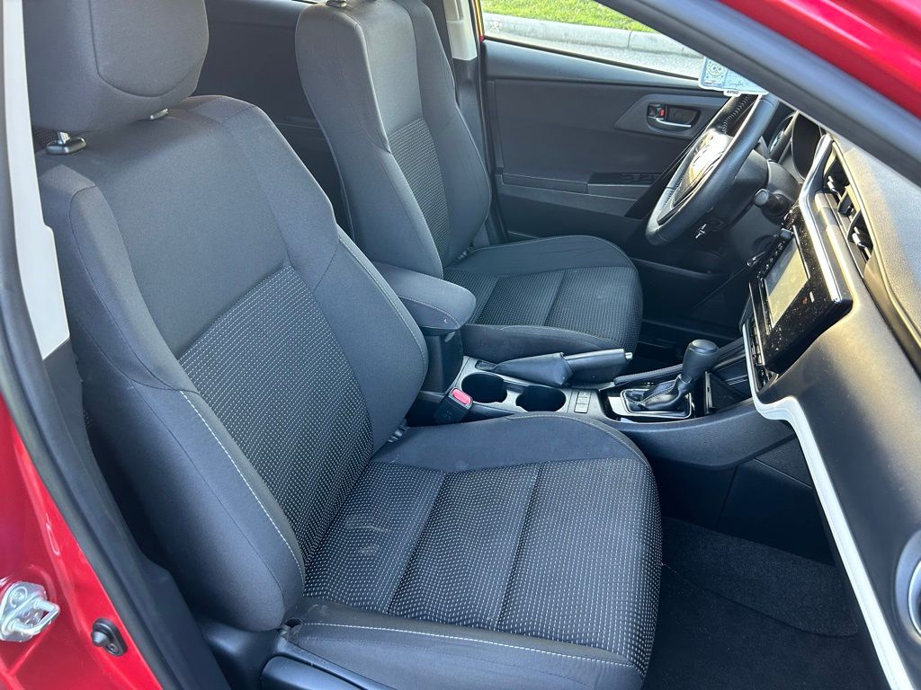 Thumbnail: 2018 Toyota Corolla iM - 15