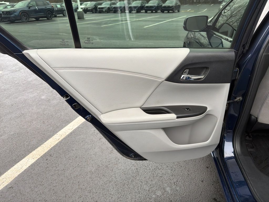 Thumbnail: 2015 Honda Accord - 21