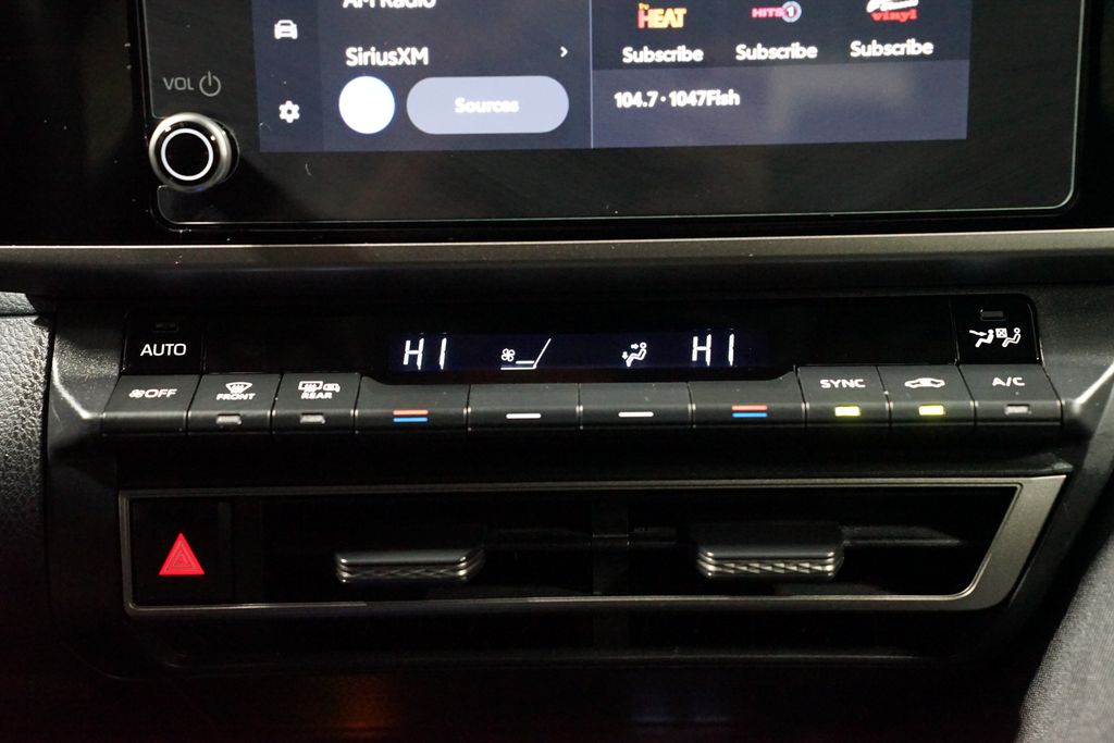 Thumbnail: 2025 Toyota Camry - 20