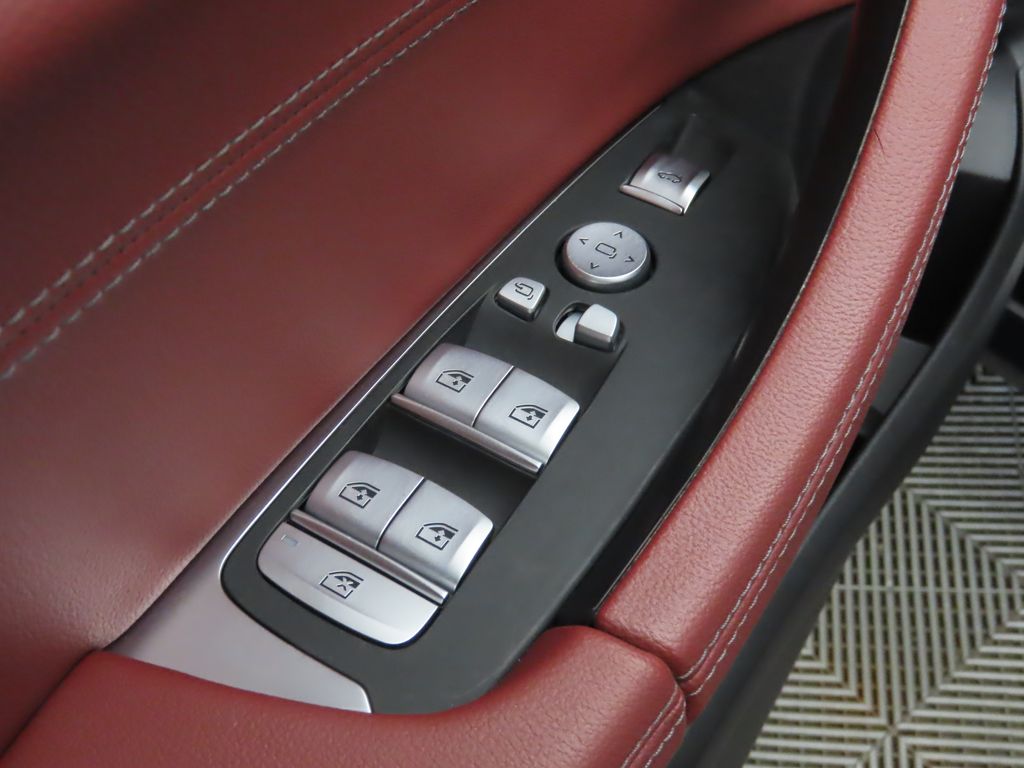 Thumbnail: 2021 BMW X4 - 24