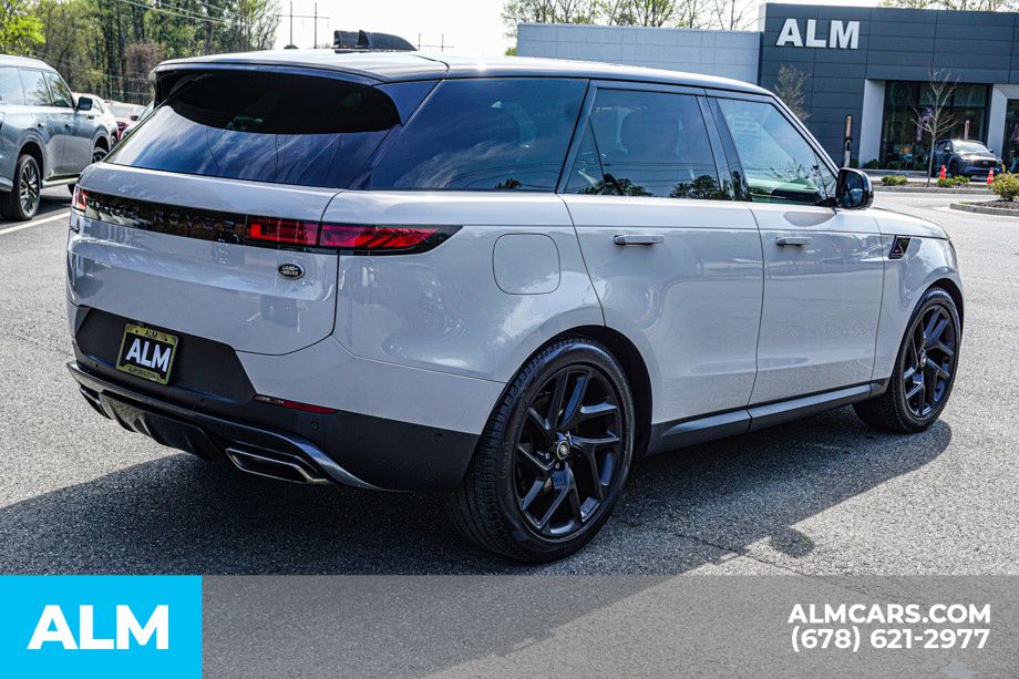Used 2023 Gray Land Rover SE image 6