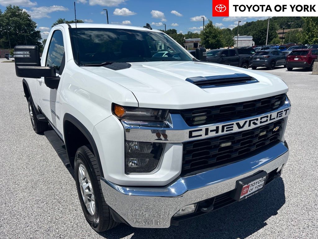Summit White 2022 Chevrolet Silverado 2500HD Pickup Truck Four-Wheel Drive 6-Speed Automatic
