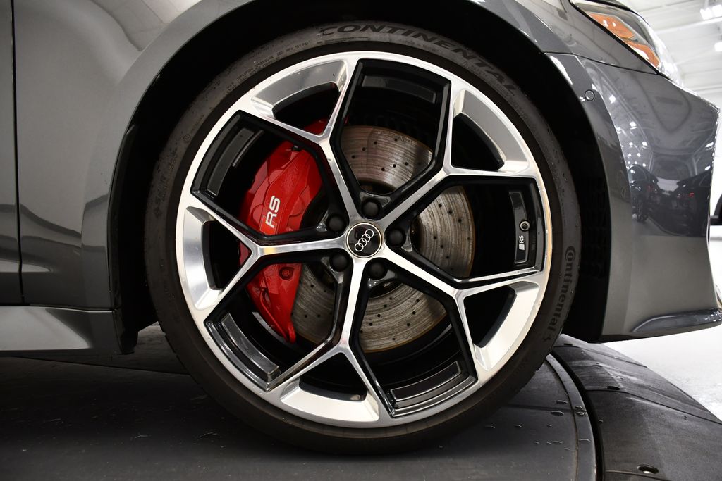 Thumbnail: 2024 Audi RS 6 - 16