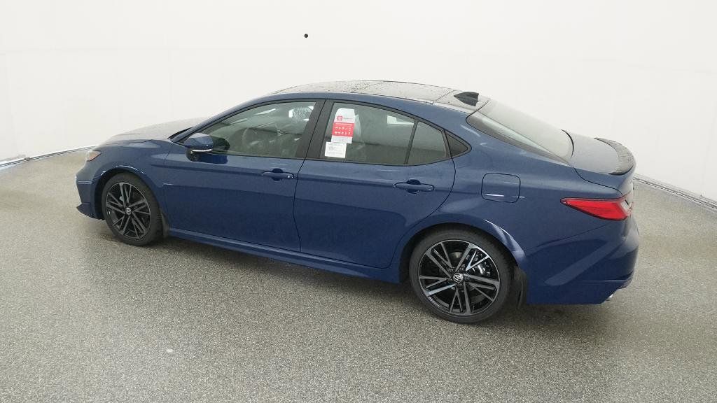 Thumbnail: 2025 Toyota Camry - 10