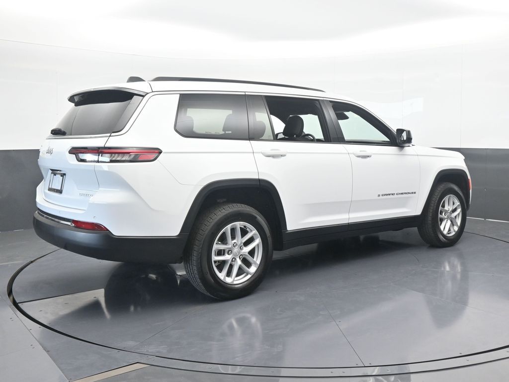 Used 2024 Bright White Clearcoat Jeep Laredo image 6