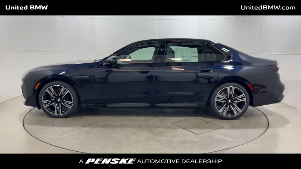 Thumbnail: 2025 BMW 7 Series - 5