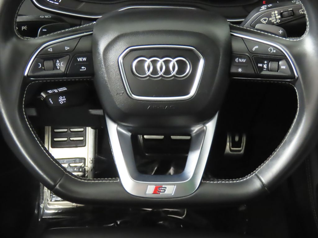Thumbnail: 2018 Audi SQ5 - 15