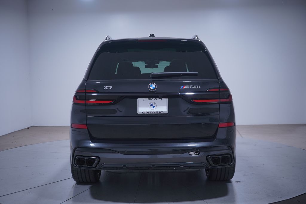 2026 BMW X7 M60i 5