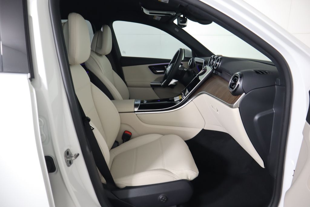 Thumbnail: 2025 Mercedes-Benz GLC - 20