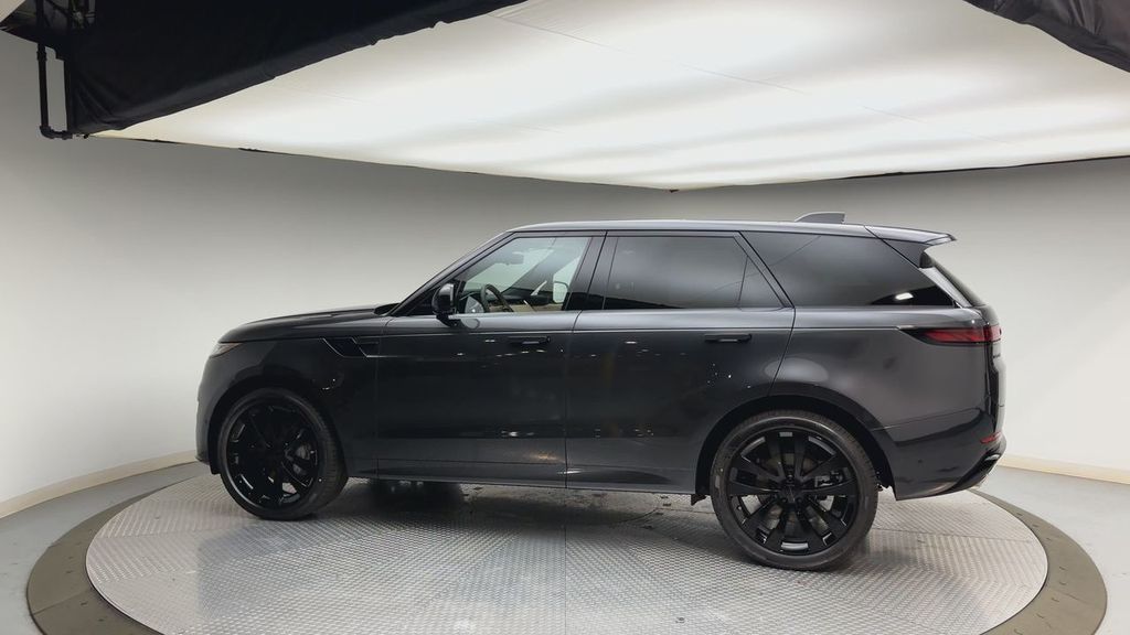 Thumbnail: 2026 Land Rover Range Rover Sport - 5
