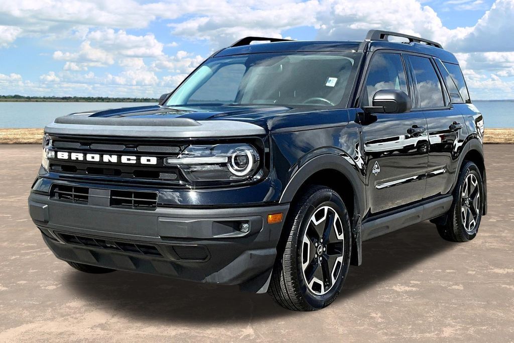 View vehicle photo 4