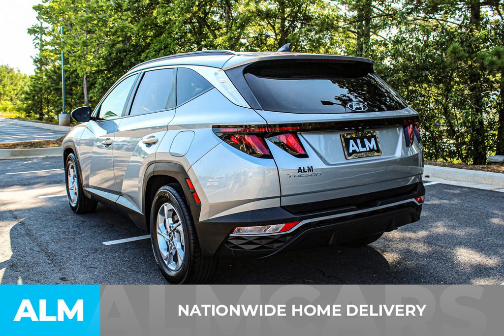 Used 2024 Silver Hyundai SEL image 5