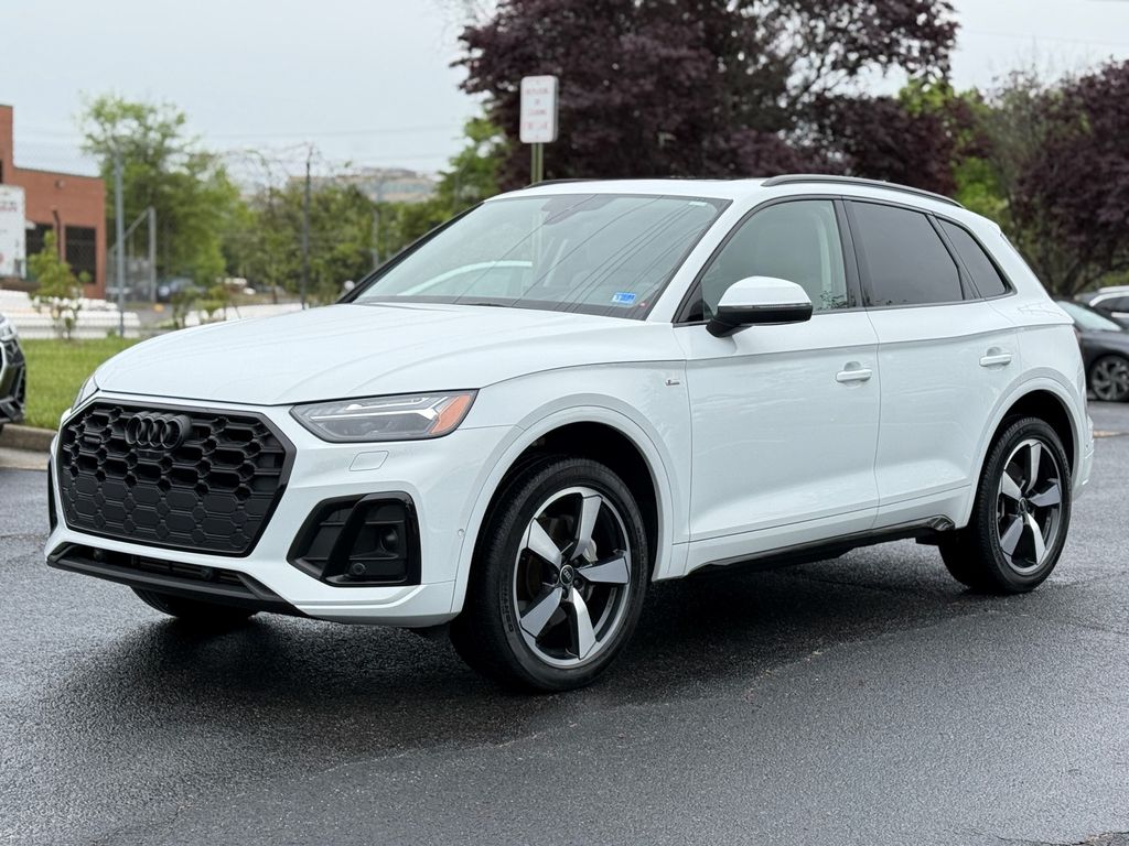 Thumbnail: 2023 Audi Q5 - 3