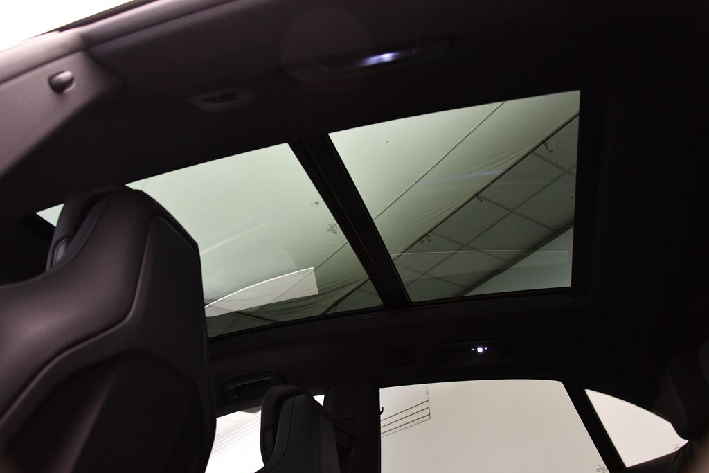 2024 Porsche Macan T 16