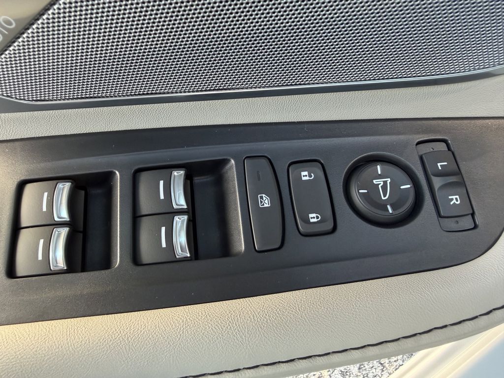 new 2025 Acura RDX car, priced at $49,350