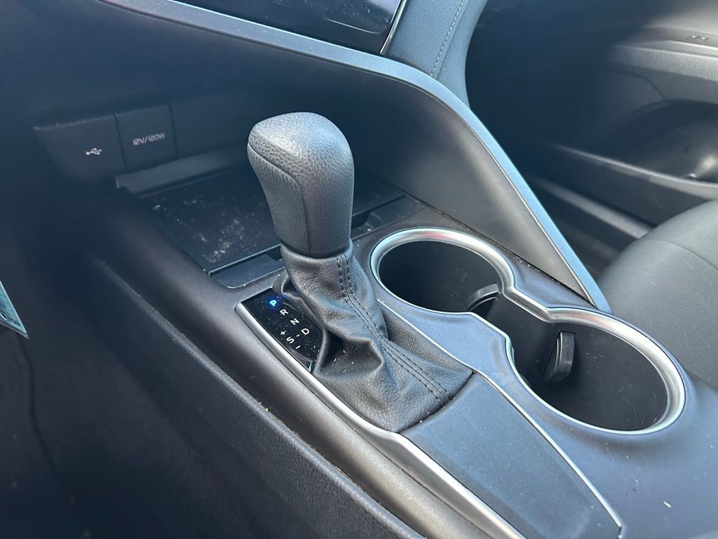 Thumbnail: 2021 Toyota Camry - 27