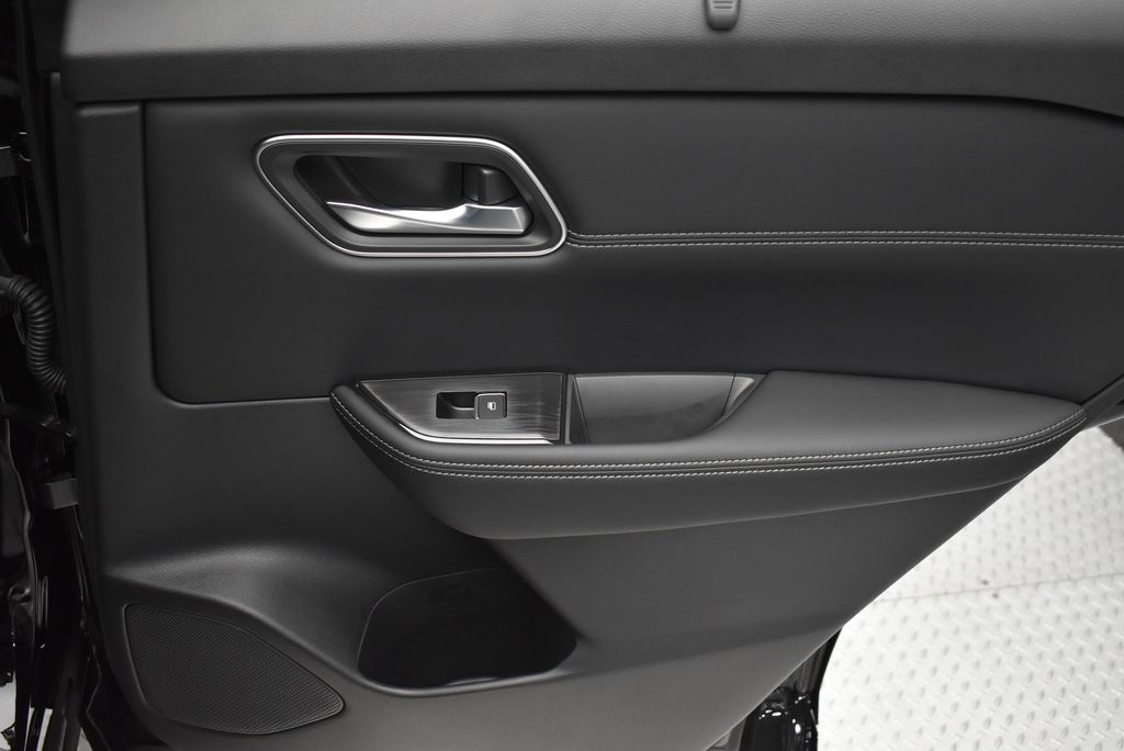 Thumbnail: 2026 Nissan Rogue - 32