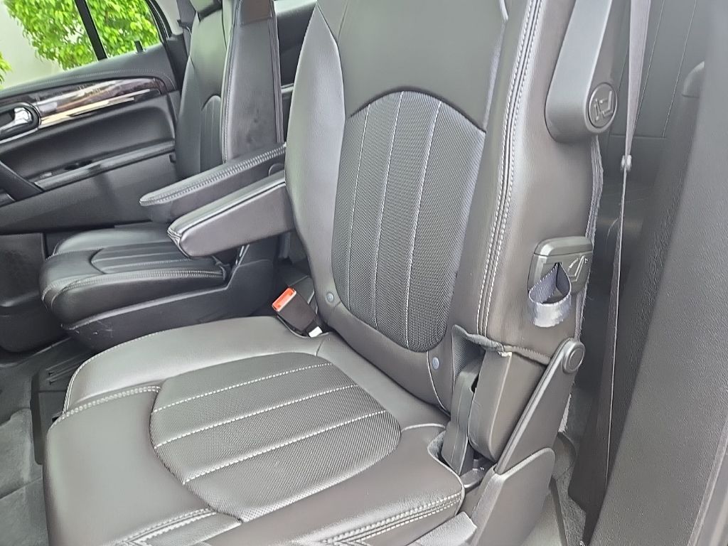2017 Buick Enclave Premium 32