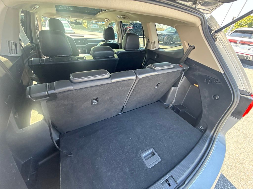 2022 Volkswagen Atlas 3.6L V6 SE w/Technology Silver at Sutliff Volkswagen