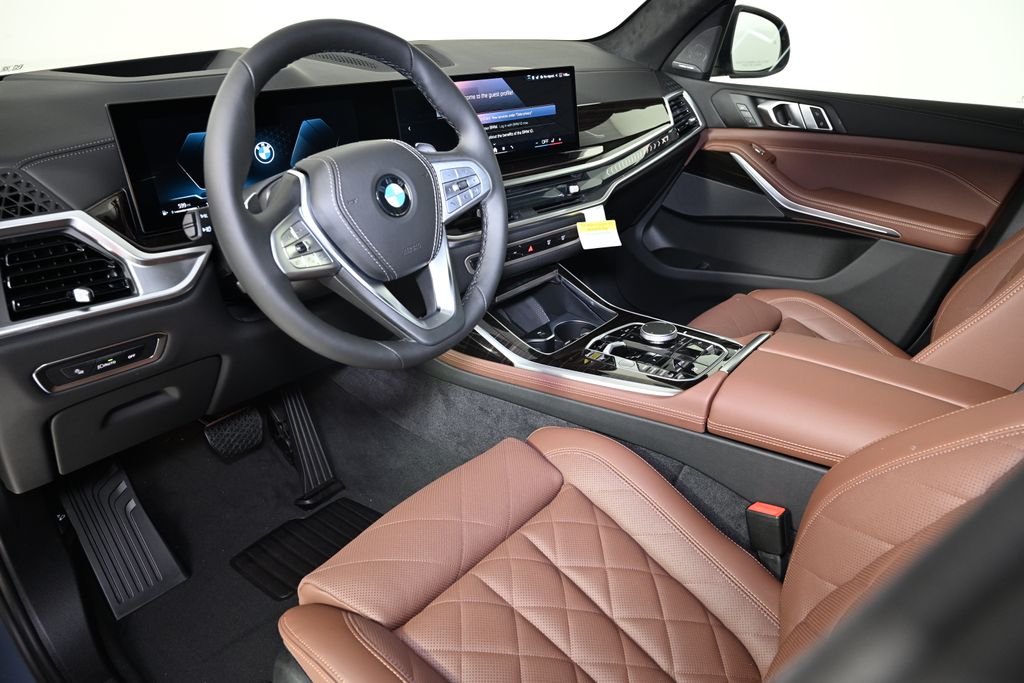 2025 BMW X7 xDrive40i 15