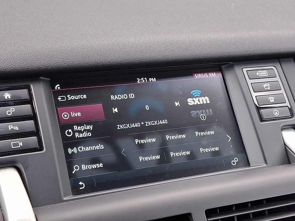 Thumbnail: 2018 Land Rover Discovery Sport - 18