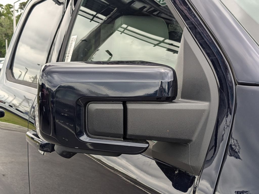 2025 Ford F-150 Lightning Platinum