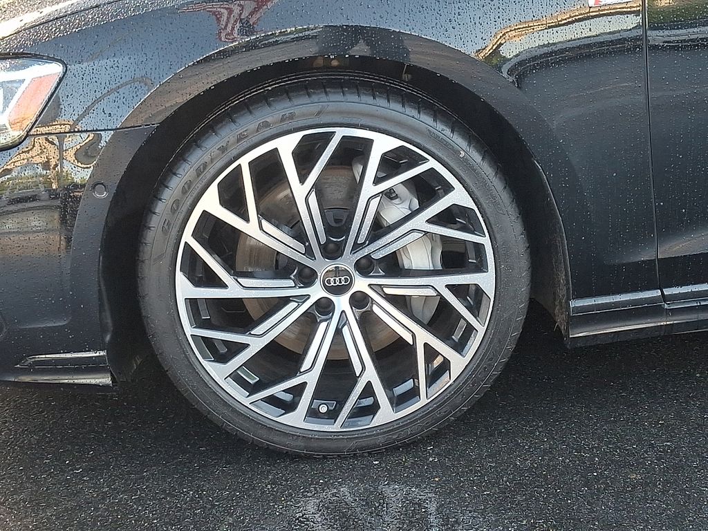 Thumbnail: 2023 Audi A8 - 8