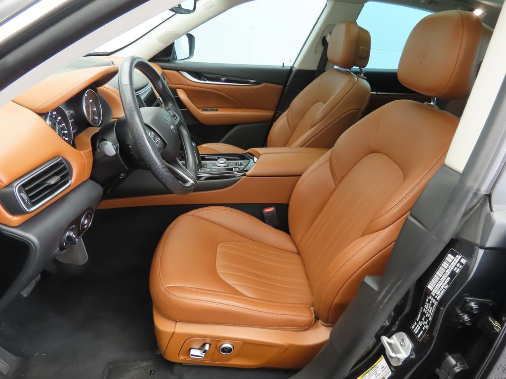 Thumbnail: 2022 Maserati Levante - 19