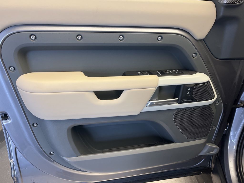 Thumbnail: 2024 Land Rover Defender - 11