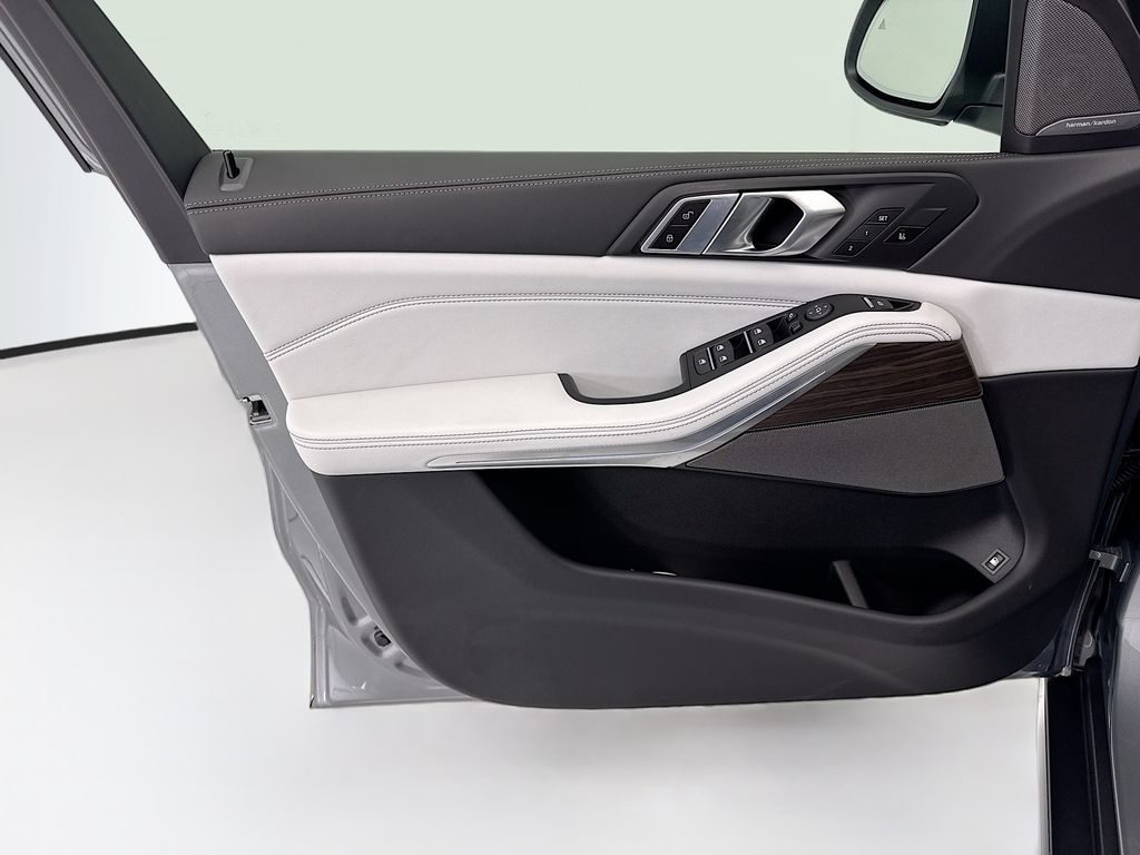 Thumbnail: 2026 BMW X5 - 23