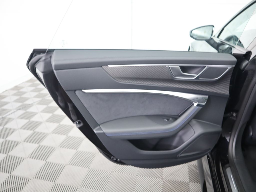 Thumbnail: 2025 Audi RS 7 - 28