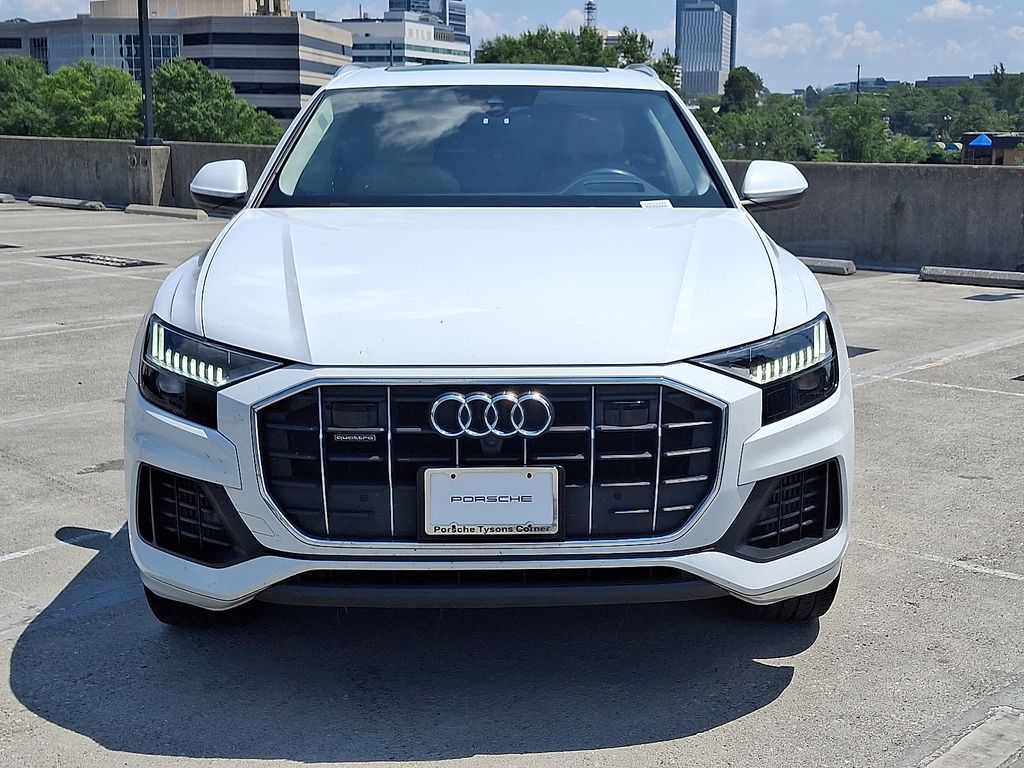 Thumbnail: 2020 Audi Q8 - 6