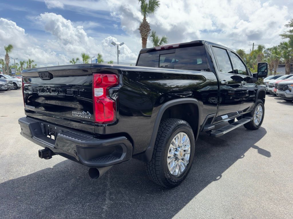 2022 Chevrolet Silverado 3500HD High Country 8