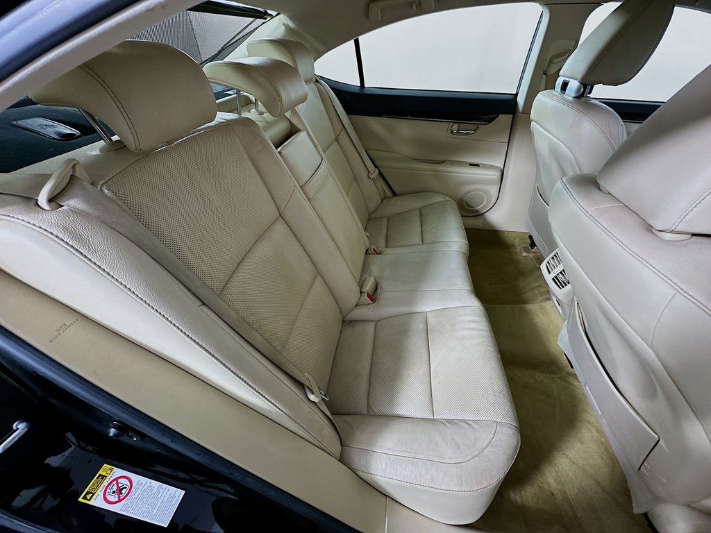 2014 Lexus ES 350 28