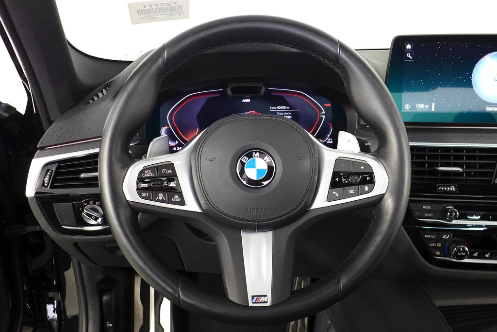 Thumbnail: 2022 BMW 5 Series - 26