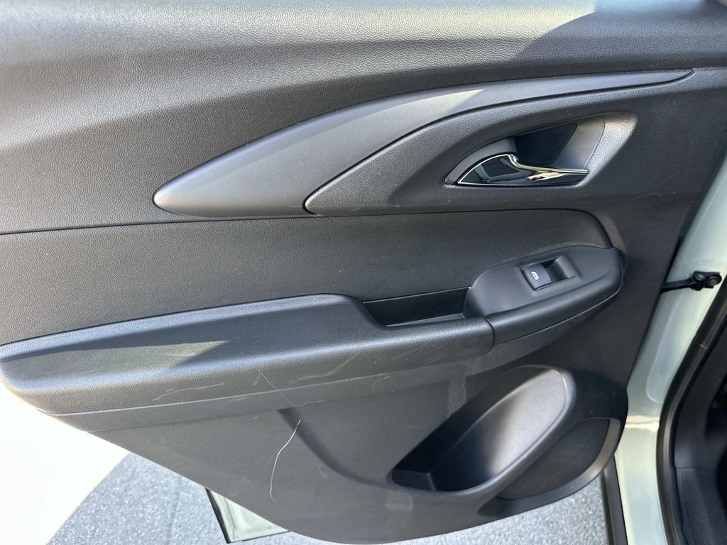 Thumbnail: 2025 Chevrolet TrailBlazer - 24