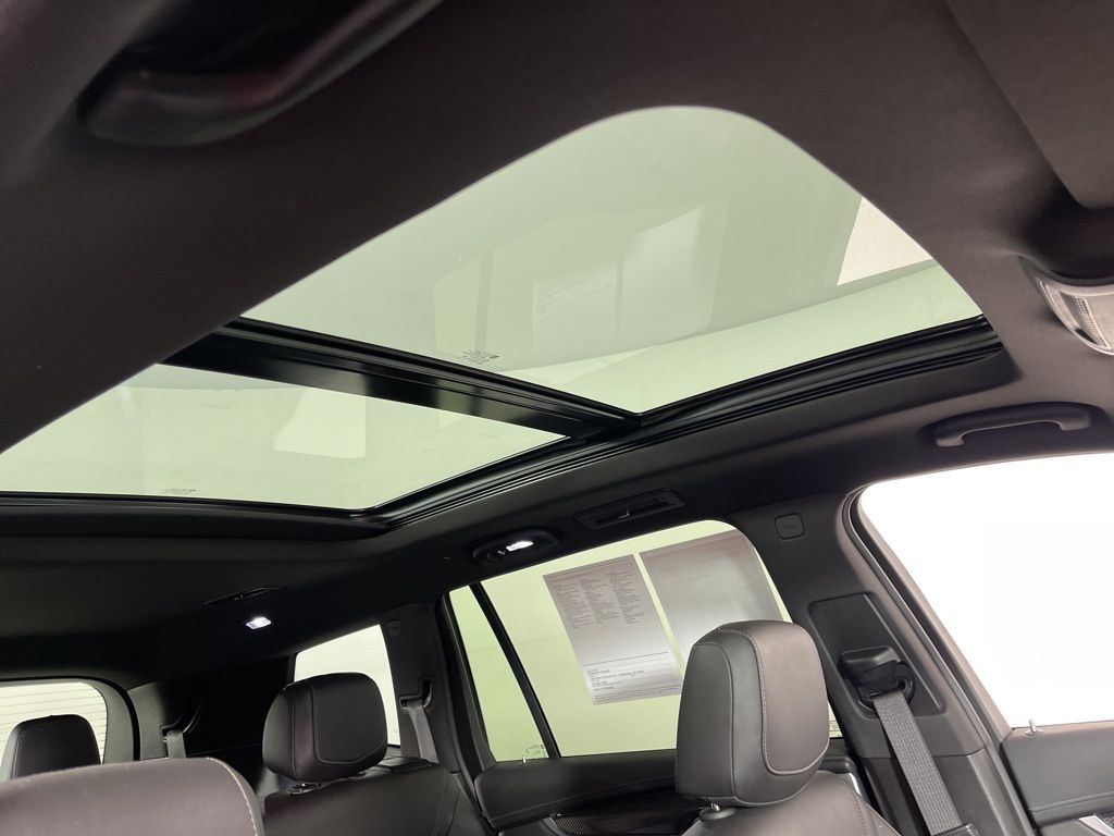 Thumbnail: 2025 Cadillac XT6 - 6