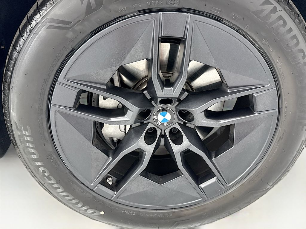 Thumbnail: 2026 BMW iX - 30