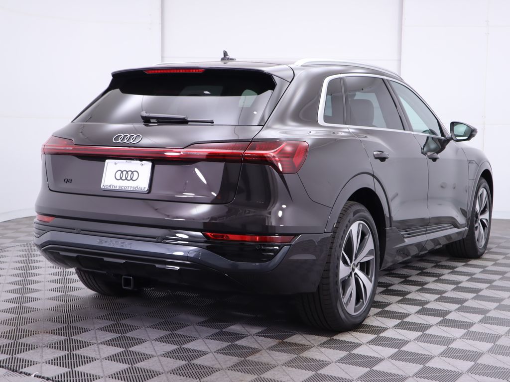 2024 Audi Q8 e-tron Premium Plus 6