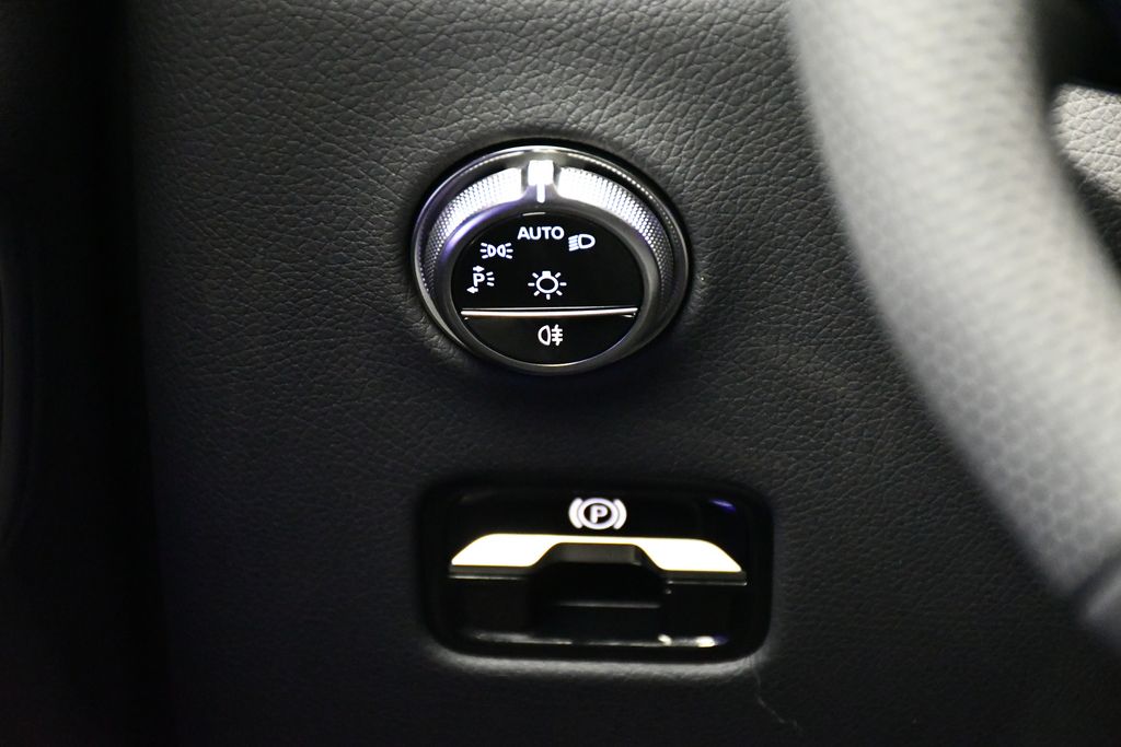 Thumbnail: 2025 Mercedes-Benz GLC - 20